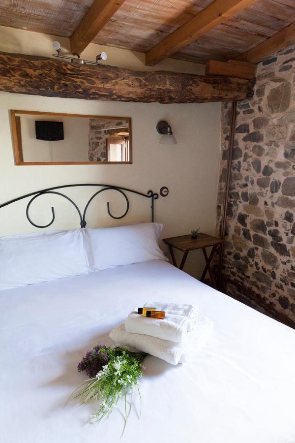Bed and Breakfast La Rosa del Agua El Acebo de San Miguel Exterior foto